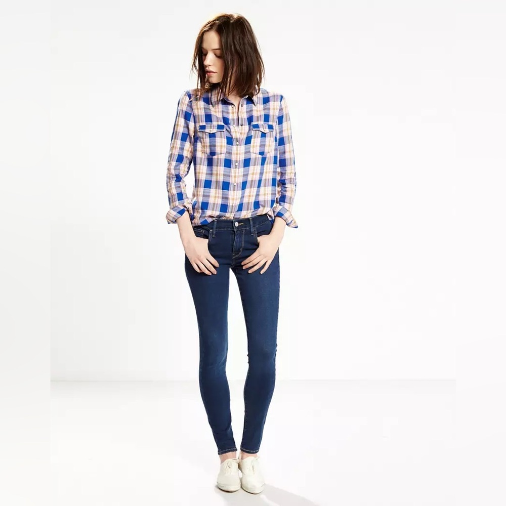 NWT-Levi's Dark Blue Super Skinny Jeans